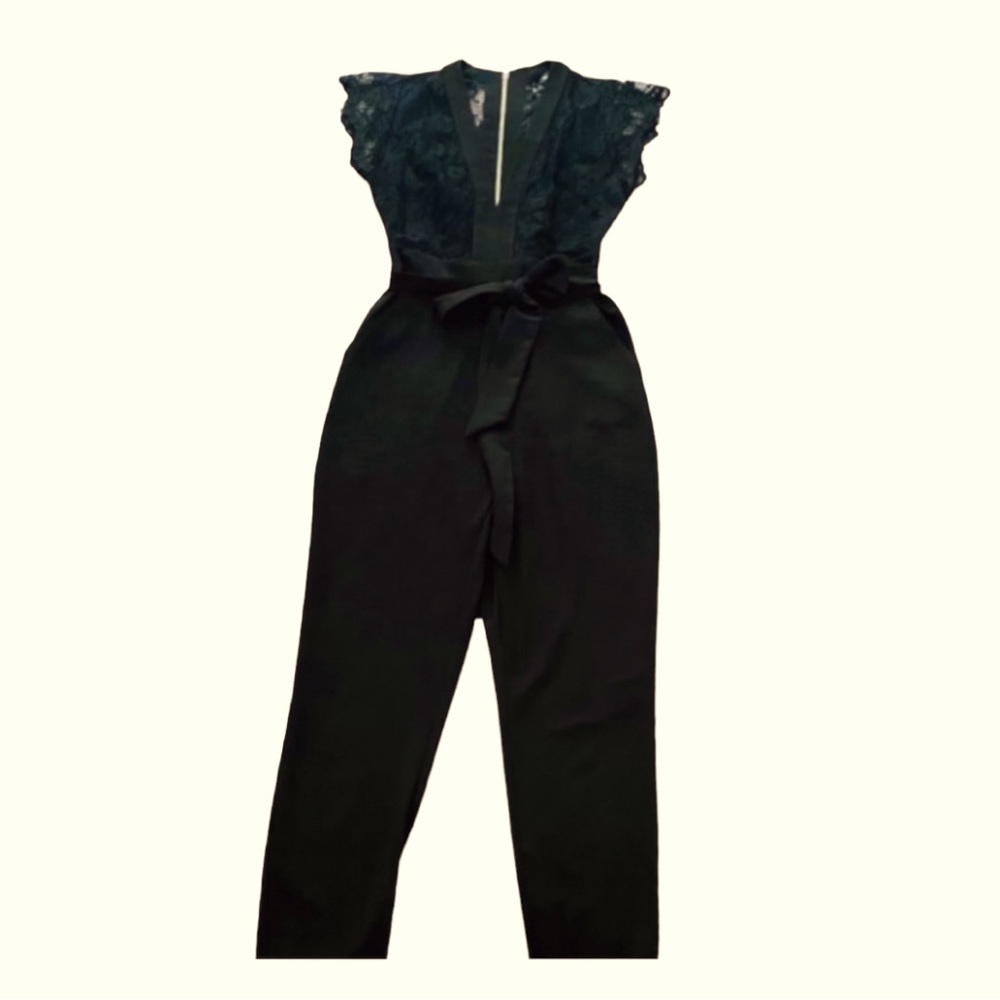 Bebé jumpsuit size 4